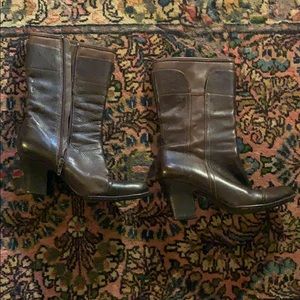 Cute never before worn Born boots